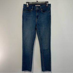Slimming skinny women’s Levi’s  jeans size 29